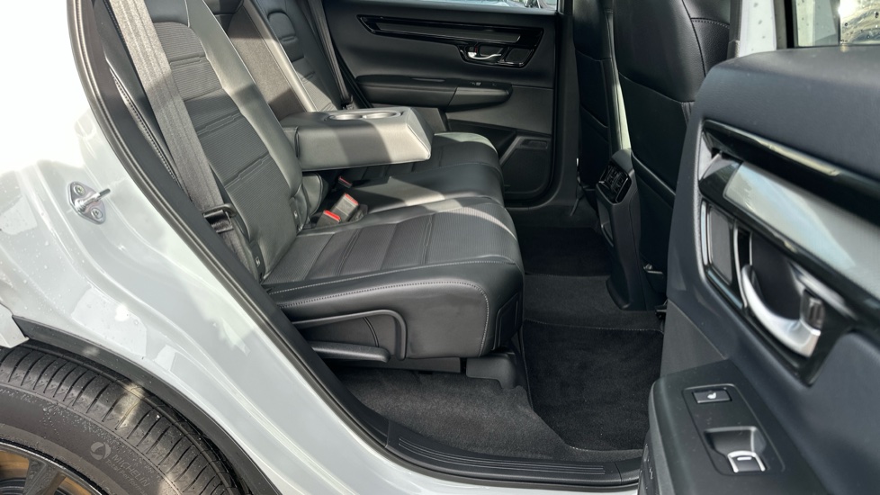 Honda CR-V 2.0 ePHEV Advance Tech 5dr eCVT Estate - Image 24