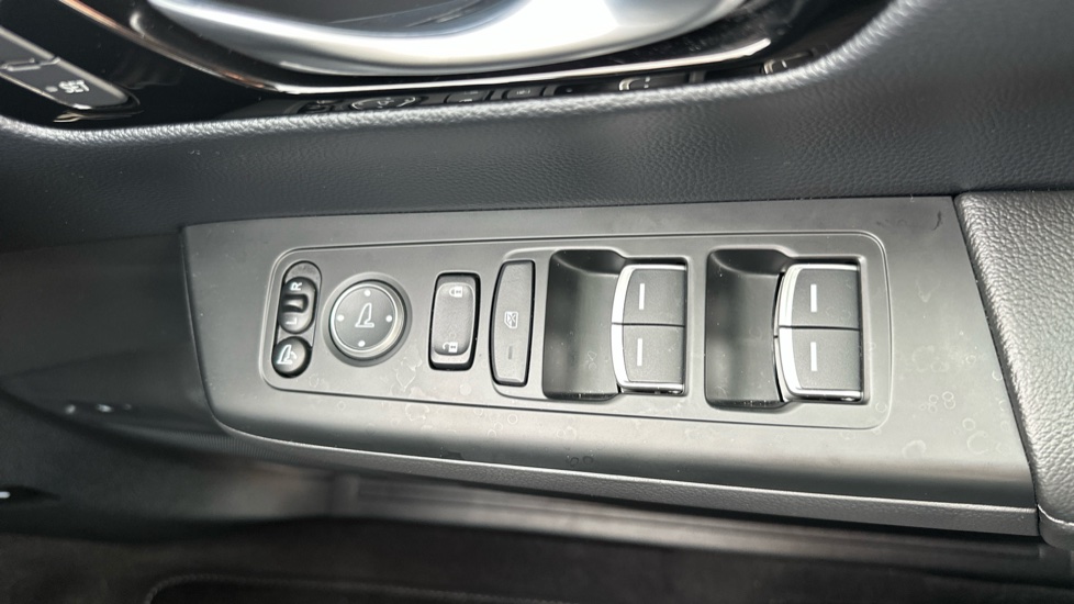 Honda CR-V 2.0 ePHEV Advance Tech 5dr eCVT Estate - Image 28