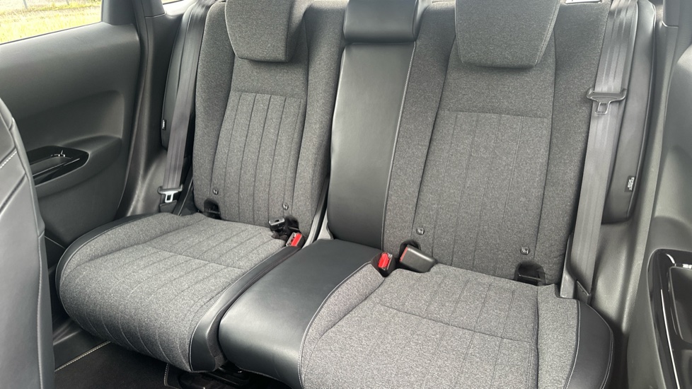Honda Jazz 1.5 i-MMD Hybrid EX 5dr eCVT Hybrid Hatchback - Image 8