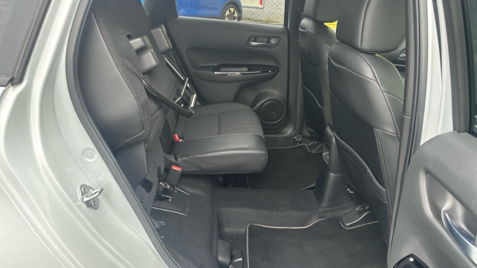 Honda Jazz 1.5 i-MMD Hybrid EX 5dr eCVT Hybrid Hatchback - Image 27