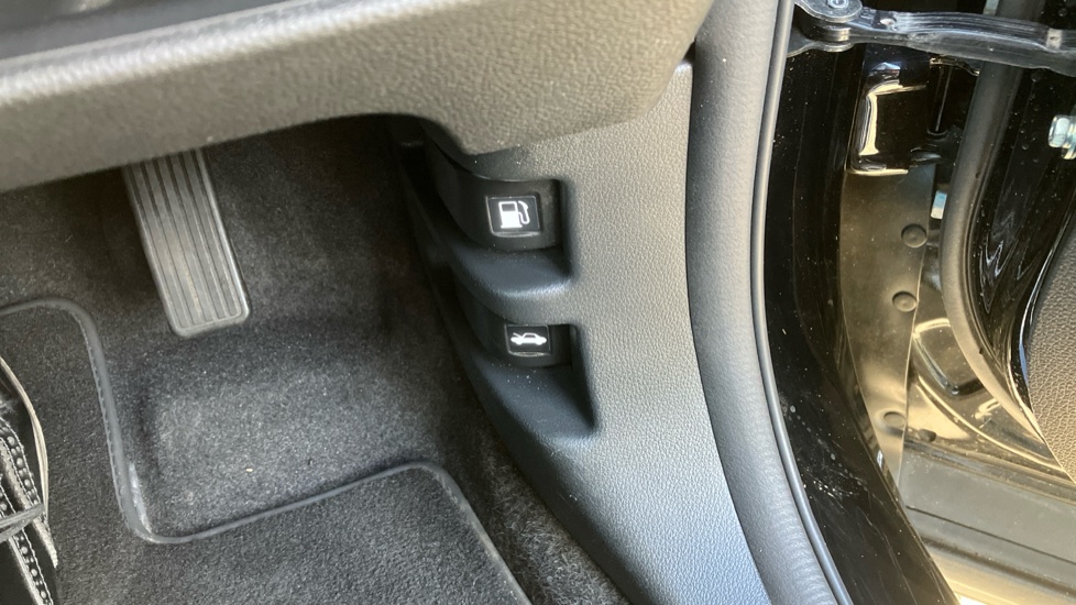 Honda CR-V 2.0 i-MMD Hybrid SR  2WD 5dr eCVT Hybrid Estate - Image 32