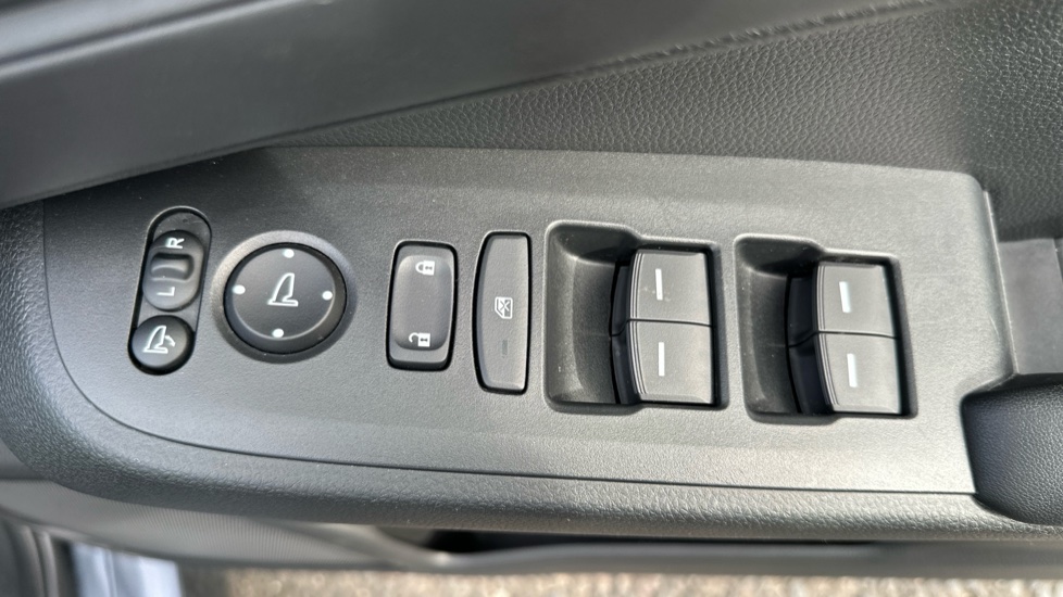 Honda HR-V 1.5 eHEV Elegance 5dr CVT Hybrid Hatchback - Image 23