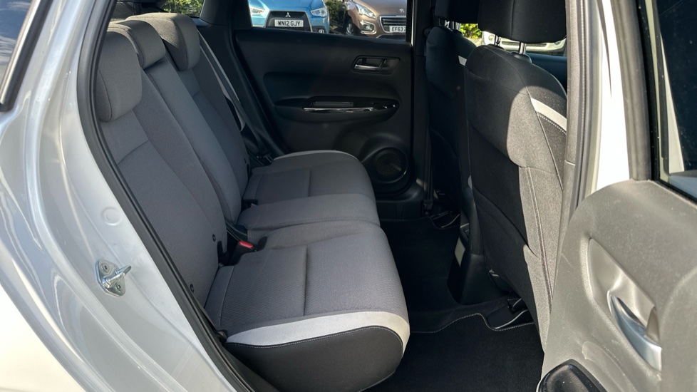 Honda Jazz 1.5 i-MMD Hybrid Crosstar EX 5dr eCVT Hybrid Hatchback - Image 16
