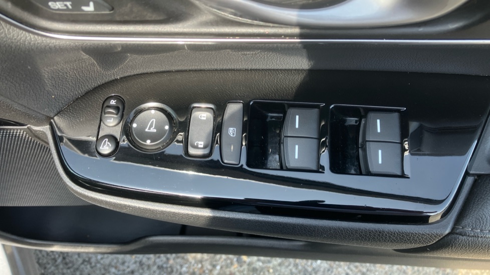 Honda CR-V 2.0 i-MMD Hybrid EX 5dr eCVT Hybrid Estate - Image 27