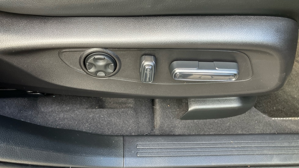 Honda CR-V 2.0 eHEV Elegance 5dr eCVT Hybrid Estate - Image 29