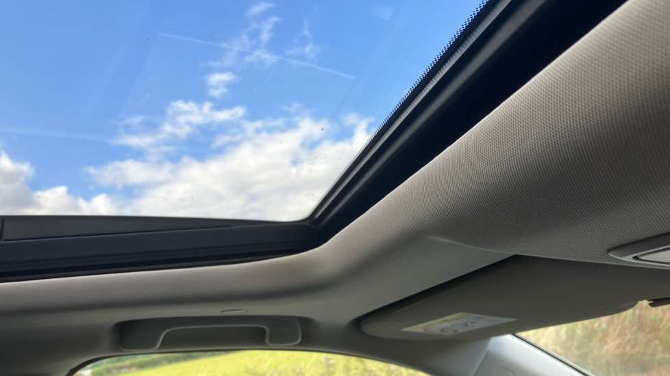 Honda CR-V 2.0 eHEV Elegance 5dr eCVT Hybrid Estate - Image 39