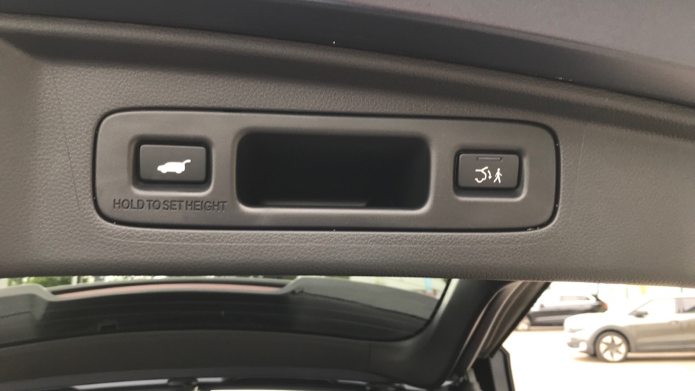 Honda CR-V 2.0 ePHEV Advance Tech 5dr eCVT Estate - Image 25