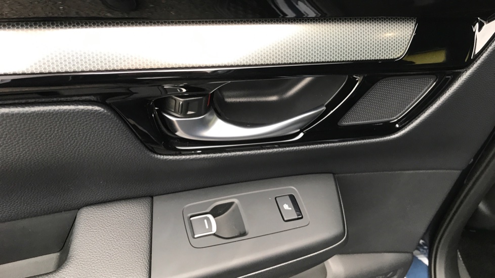 Honda CR-V 2.0 ePHEV Advance Tech 5dr eCVT Estate - Image 30