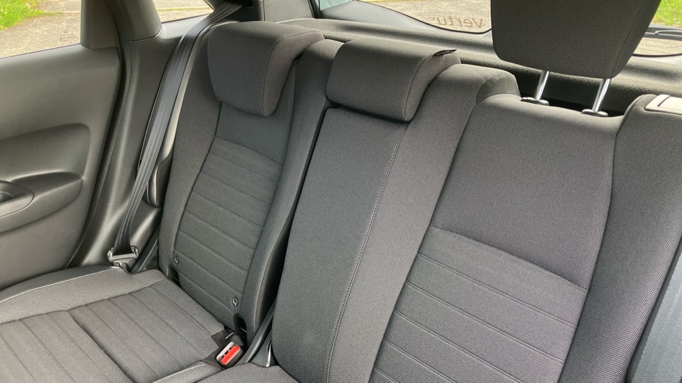 Honda Jazz 1.5 i-MMD Hybrid Crosstar Advance 5dr eCVT Hybrid Hatchback - Image 8