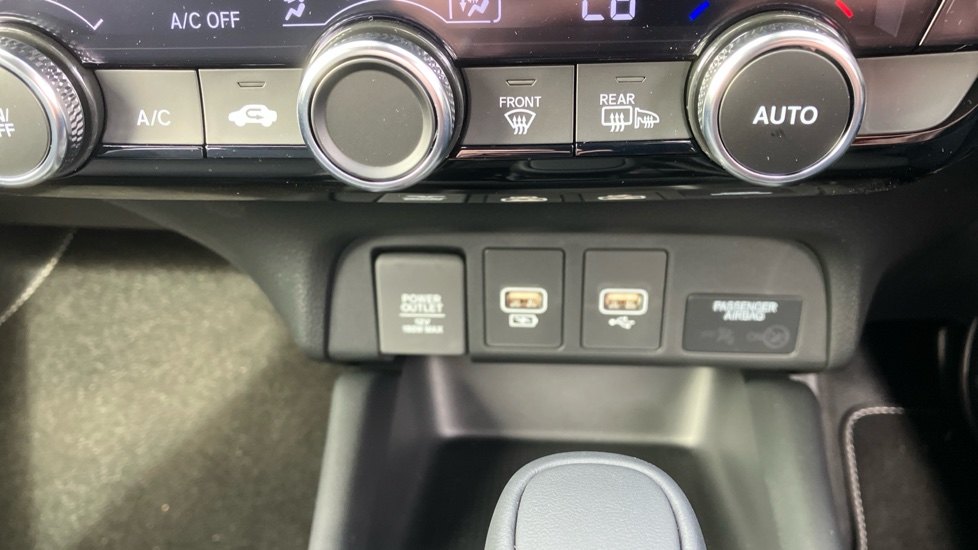 Honda Jazz 1.5 i-MMD Hybrid Crosstar Advance 5dr eCVT Hybrid Hatchback - Image 18