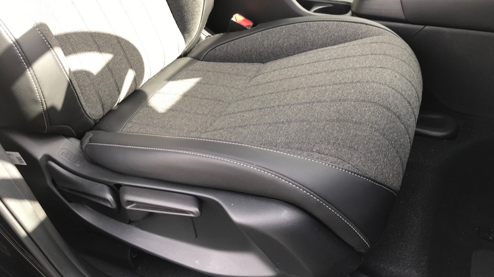 Honda Jazz 1.5 i-MMD Hybrid Advance 5dr eCVT Hybrid Hatchback - Image 37