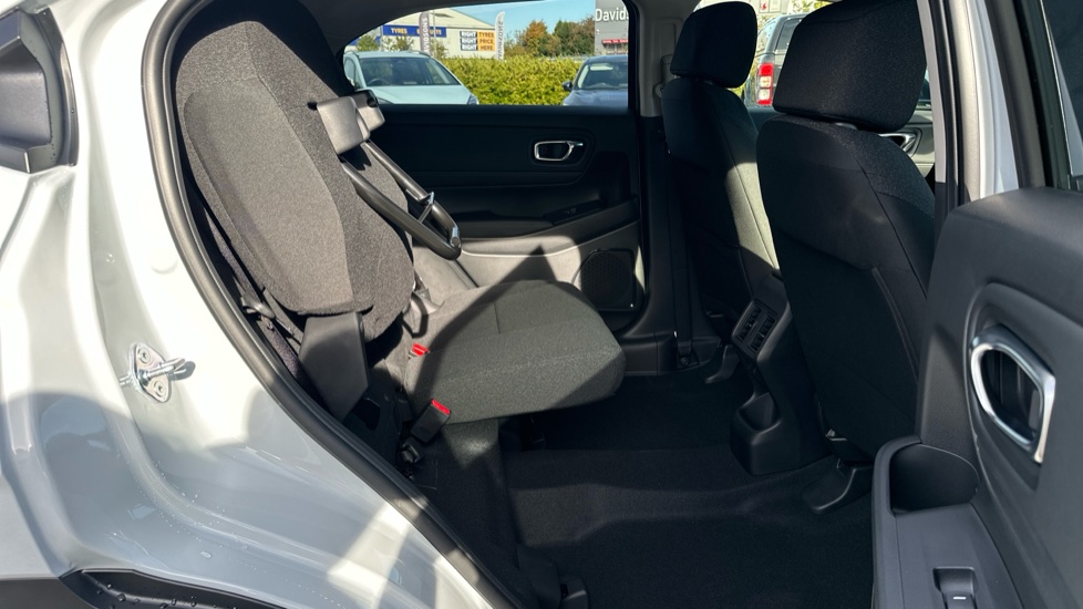 Honda HR-V 1.5 eHEV Elegance 5dr CVT Hybrid Hatchback - Image 17