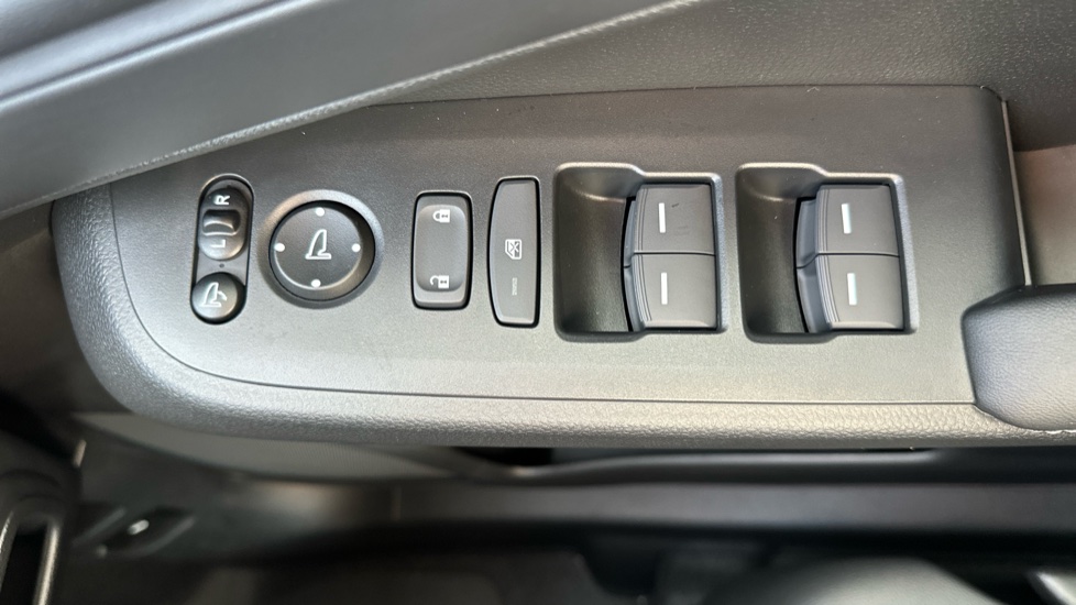 Honda HR-V 1.5 eHEV Elegance 5dr CVT Hybrid Hatchback - Image 26