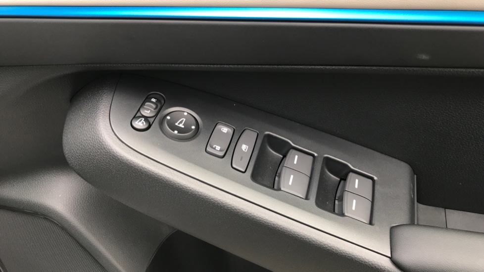 Honda HR-V 1.5 eHEV Advance Style 5dr CVT Hybrid Hatchback - Image 30