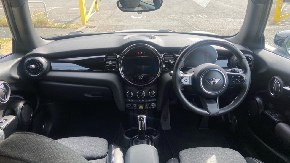 MINI Hatchback 135kW Cooper S Level 2 33kWh 3dr Auto Electric Hatchback - Image 10