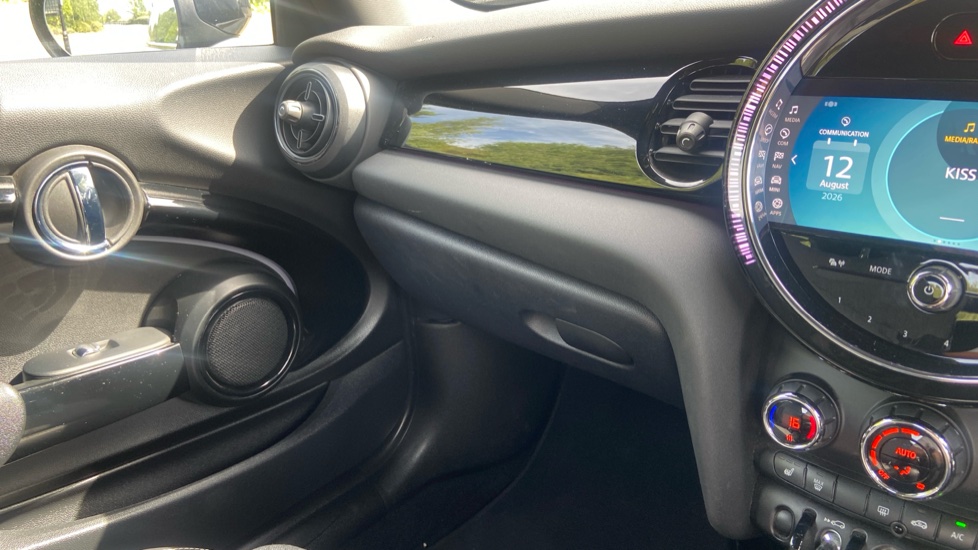MINI Hatchback 135kW Cooper S Level 2 33kWh 3dr Auto Electric Hatchback - Image 20