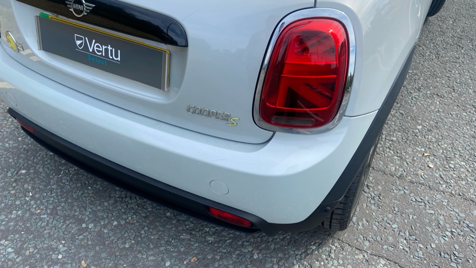MINI Hatchback 135kW Cooper S Level 2 33kWh 3dr Auto Electric Hatchback - Image 26