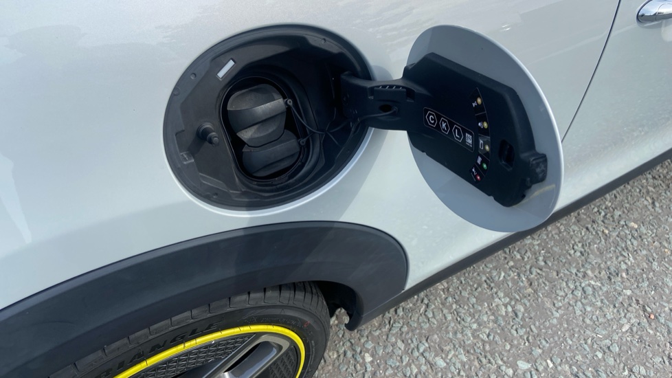 MINI Hatchback 135kW Cooper S Level 2 33kWh 3dr Auto Electric Hatchback - Image 28