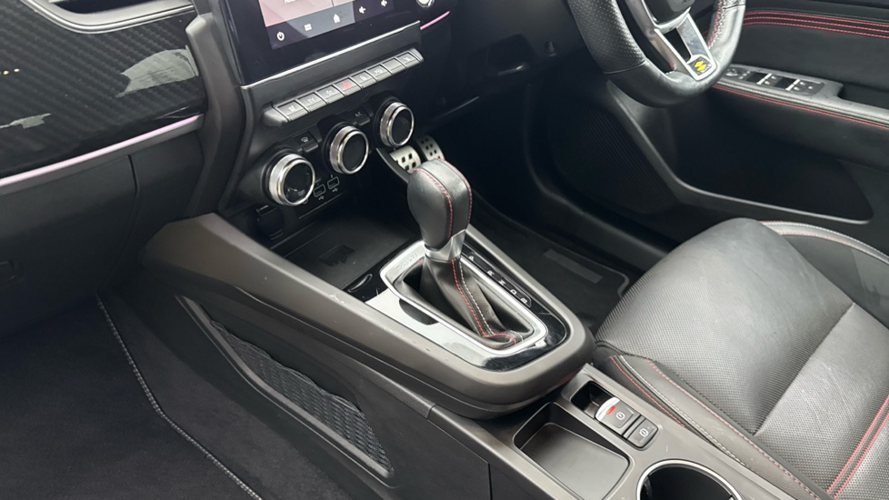 Renault Arkana 1.6 E-TECH Hybrid 145 R.S. Line 5dr Auto Hybrid Estate - Image 13