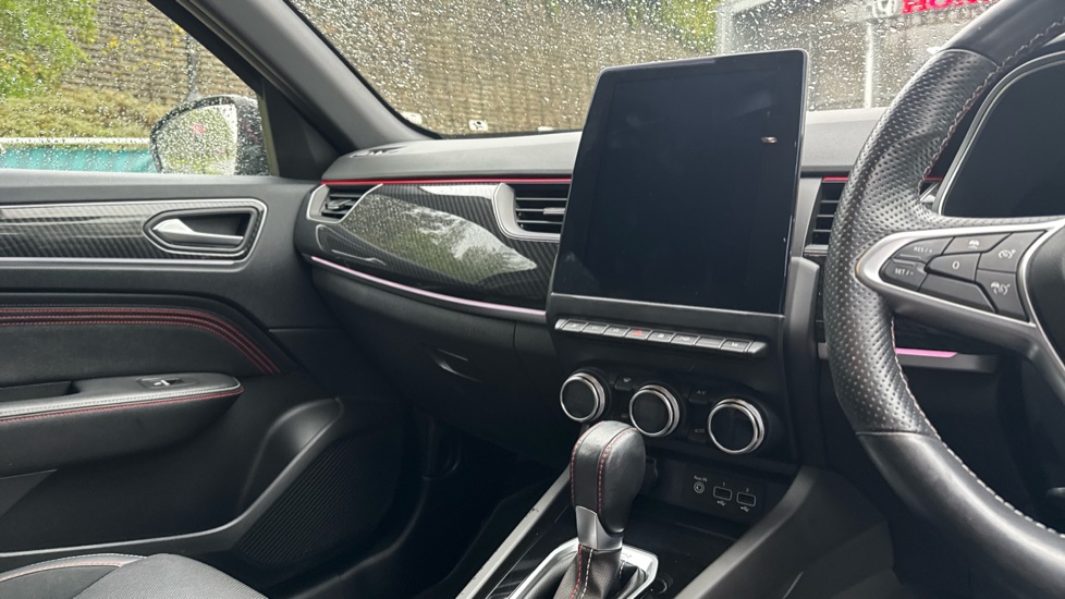 Renault Arkana 1.6 E-TECH Hybrid 145 R.S. Line 5dr Auto Hybrid Estate - Image 14