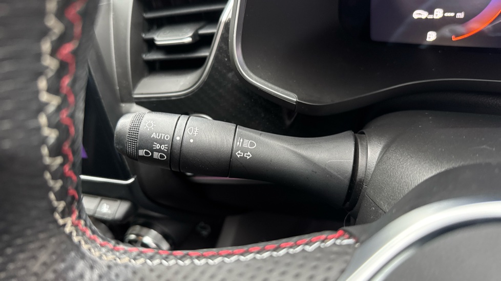 Renault Arkana 1.6 E-TECH Hybrid 145 R.S. Line 5dr Auto Hybrid Estate - Image 24