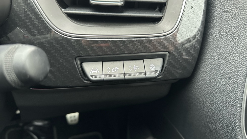 Renault Arkana 1.6 E-TECH Hybrid 145 R.S. Line 5dr Auto Hybrid Estate - Image 25
