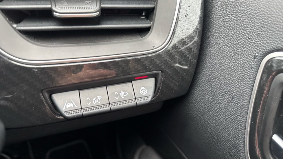 Renault Arkana 1.6 E-TECH Hybrid 145 R.S. Line 5dr Auto Hybrid Estate - Image 32