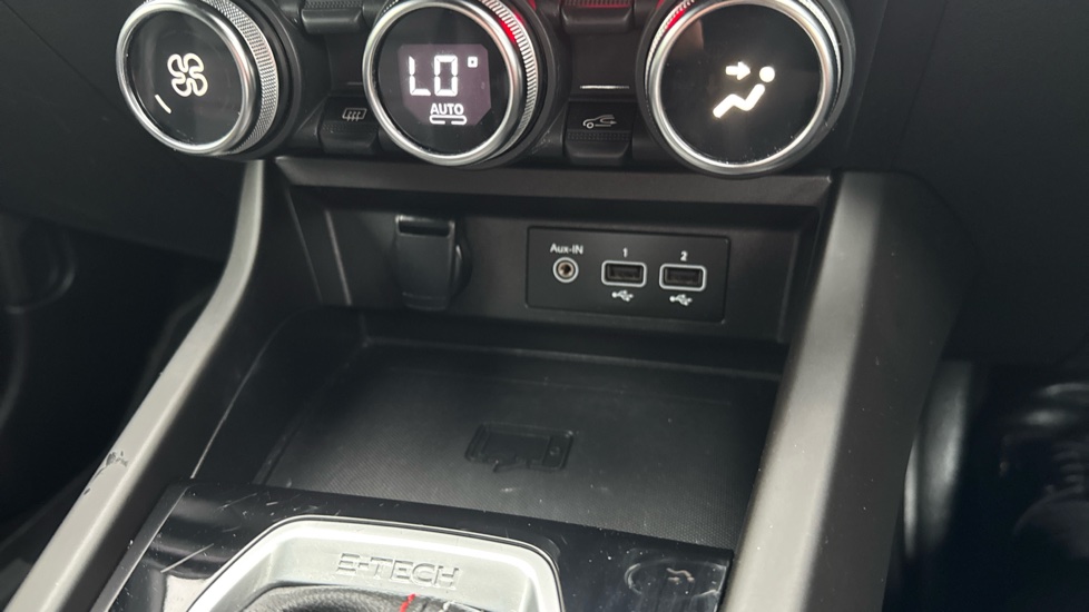Renault Arkana 1.6 E-TECH Hybrid 145 R.S. Line 5dr Auto Hybrid Estate - Image 34