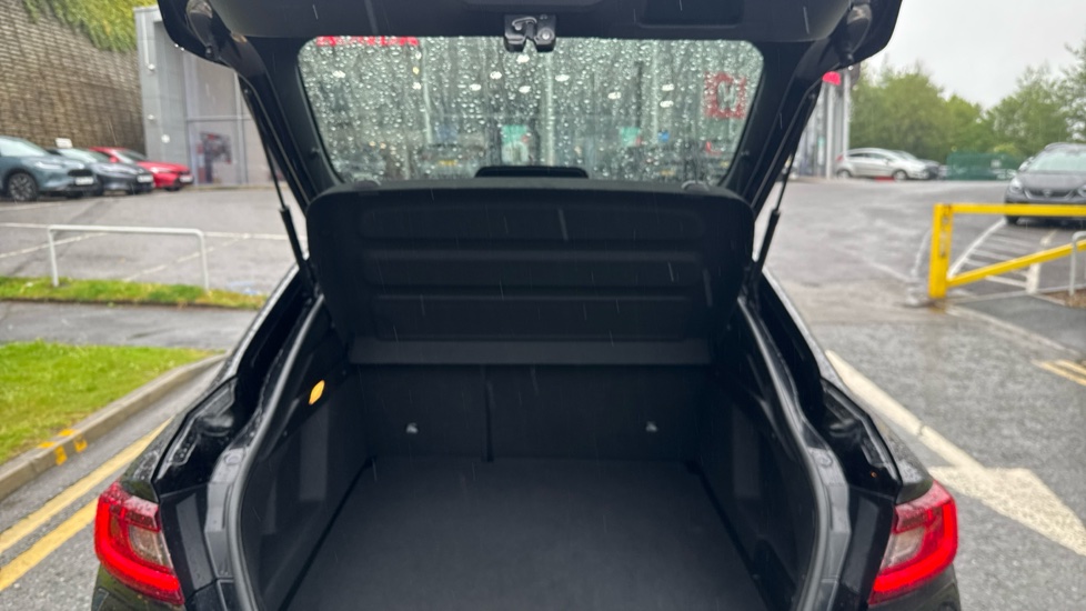 Renault Arkana 1.6 E-TECH Hybrid 145 R.S. Line 5dr Auto Hybrid Estate - Image 57