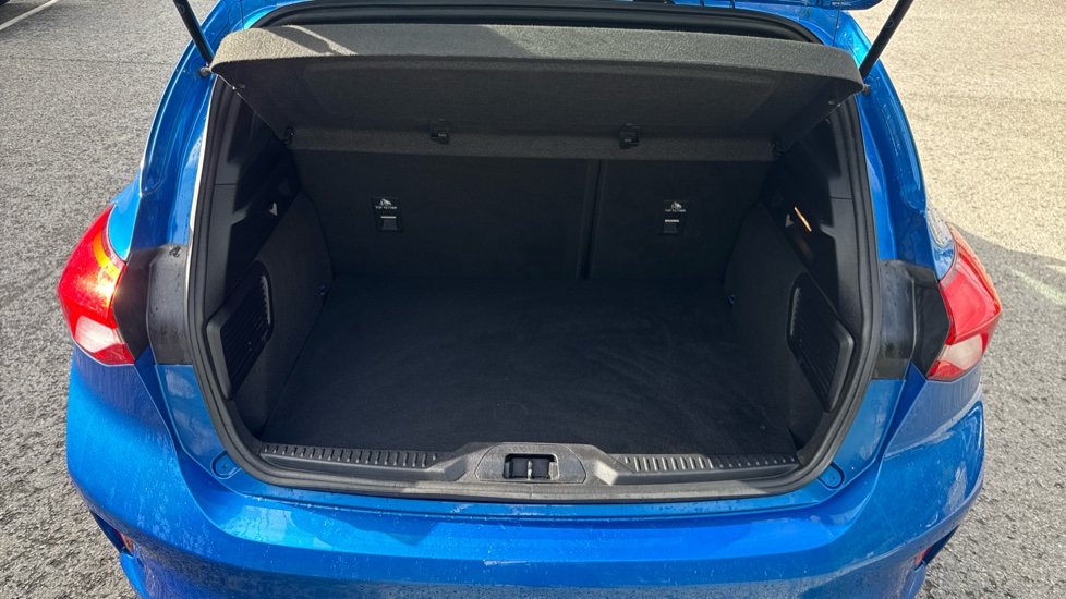 Ford Focus 1.0 EcoBoost 125 ST-Line X 5dr Petrol Hatchback - Image 4