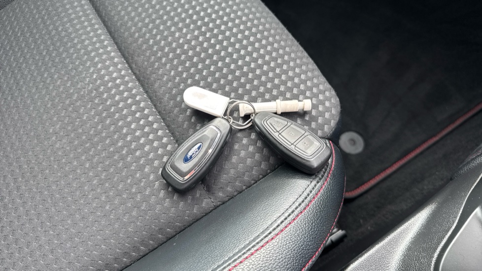Ford Focus 1.0 EcoBoost 125 ST-Line X 5dr Petrol Hatchback - Image 20