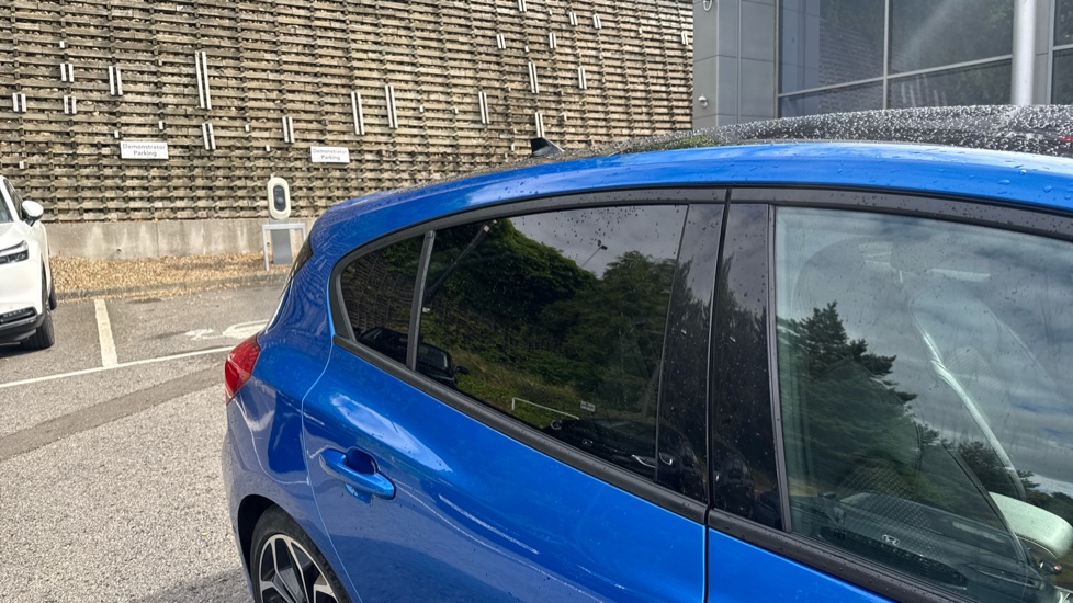 Ford Focus 1.0 EcoBoost 125 ST-Line X 5dr Petrol Hatchback - Image 24