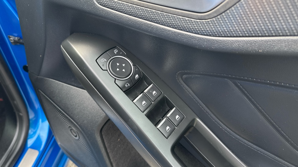 Ford Focus 1.0 EcoBoost 125 ST-Line X 5dr Petrol Hatchback - Image 35