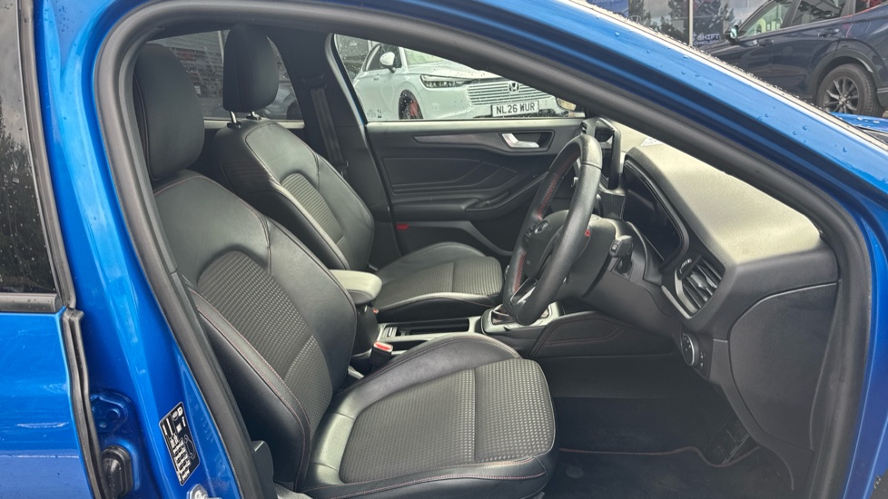 Ford Focus 1.0 EcoBoost 125 ST-Line X 5dr Petrol Hatchback - Image 37