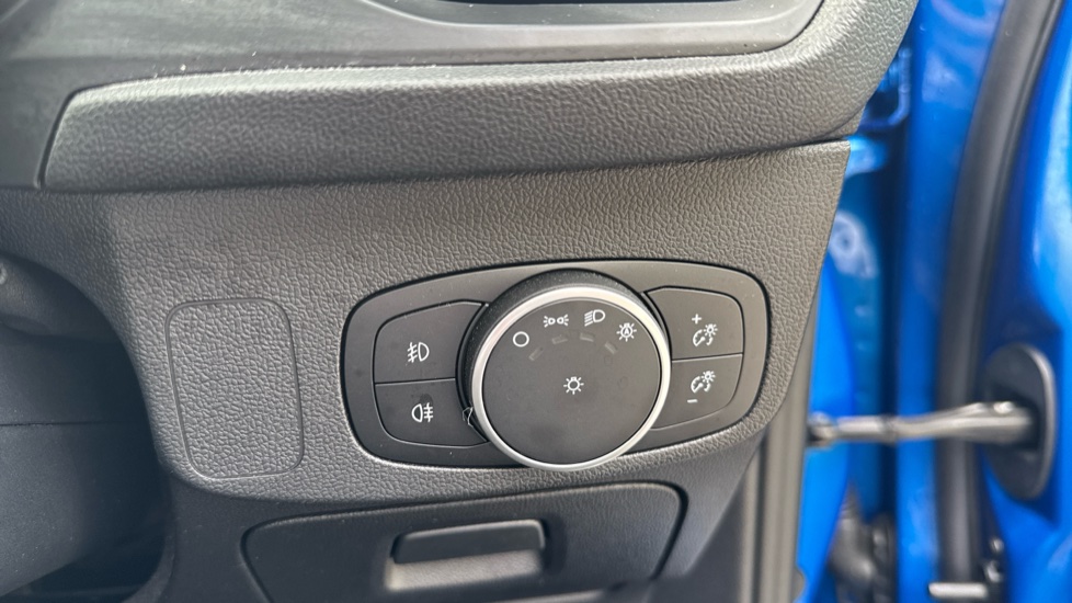 Ford Focus 1.0 EcoBoost 125 ST-Line X 5dr Petrol Hatchback - Image 38