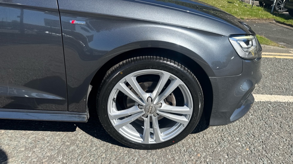 Audi A3 35 TFSI S Line 5dr S Tronic Petrol Hatchback - Image 22