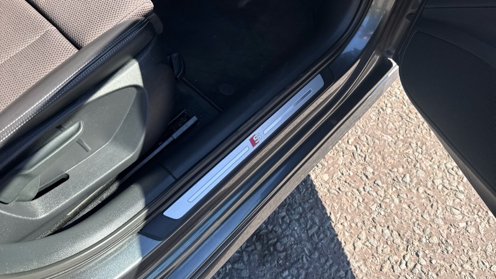 Audi A3 35 TFSI S Line 5dr S Tronic Petrol Hatchback - Image 36