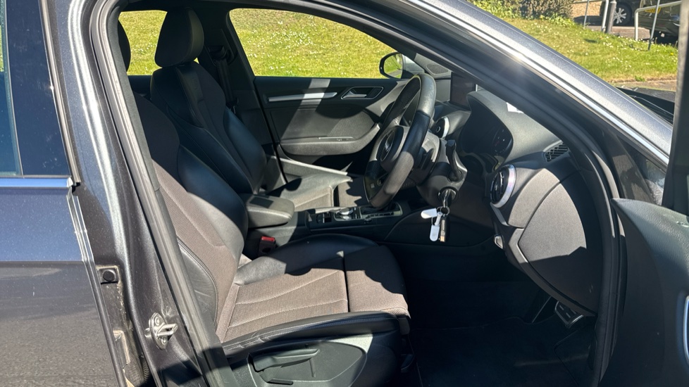 Audi A3 35 TFSI S Line 5dr S Tronic Petrol Hatchback - Image 37