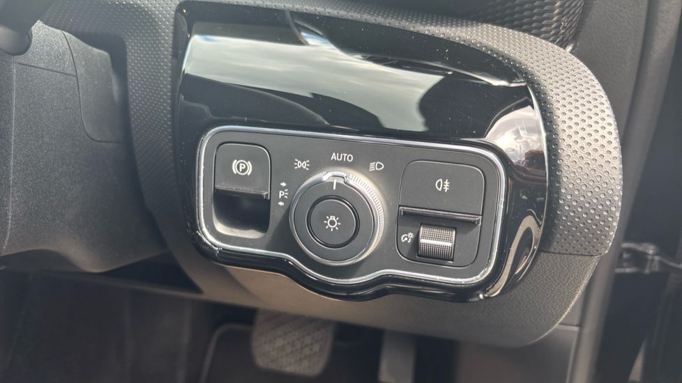Mercedes-Benz A-Class A180 Sport Executive 5dr Auto Petrol Hatchback - Image 29