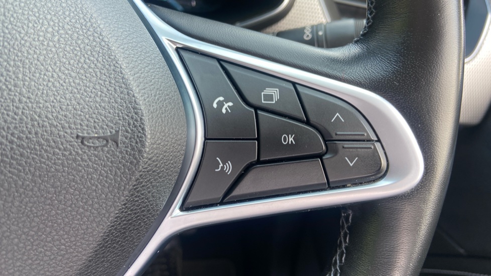 Renault Arkana 1.6 E-TECH Hybrid 145 S Edition 5dr Auto Hybrid Estate - Image 26