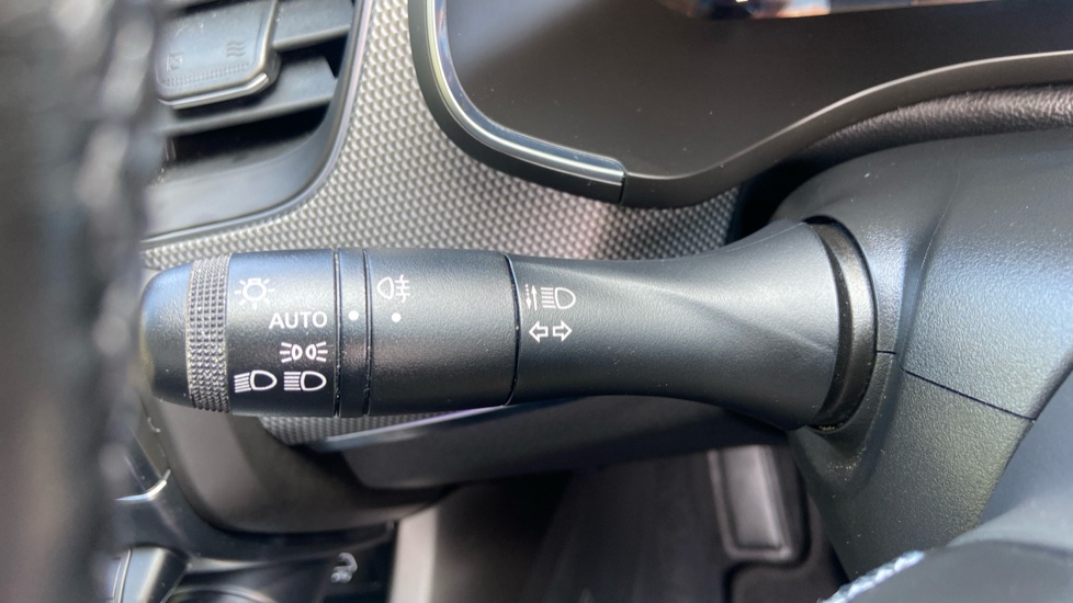 Renault Arkana 1.6 E-TECH Hybrid 145 S Edition 5dr Auto Hybrid Estate - Image 28