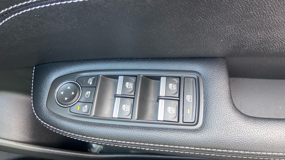 Renault Arkana 1.6 E-TECH Hybrid 145 S Edition 5dr Auto Hybrid Estate - Image 30