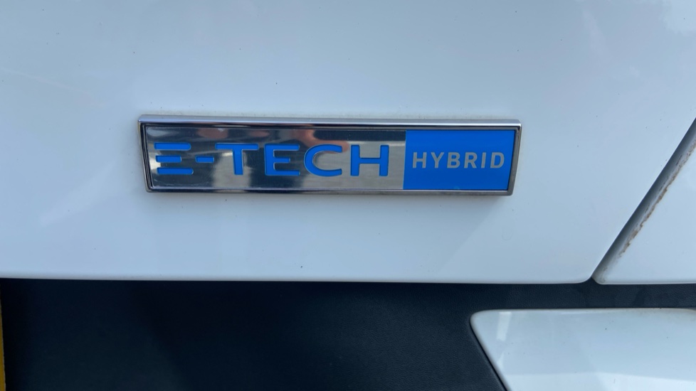 Renault Arkana 1.6 E-TECH Hybrid 145 S Edition 5dr Auto Hybrid Estate - Image 46