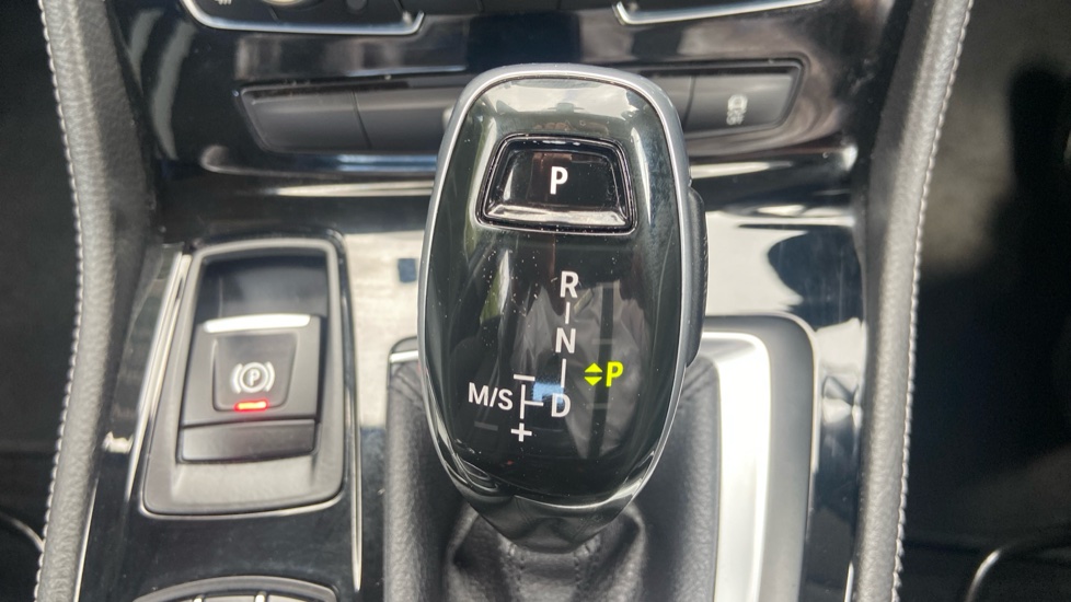 BMW 2 Series 220i Sport 5dr DCT Petrol Hatchback - Image 13