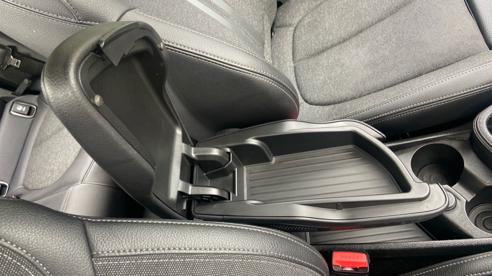 BMW 2 Series 220i Sport 5dr DCT Petrol Hatchback - Image 42