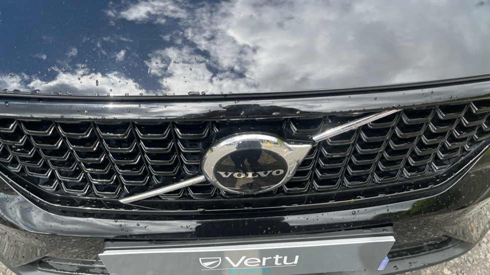Volvo XC40 1.5 T5 Recharge PHEV Ultimate Dark 5dr Auto Estate - Image 8