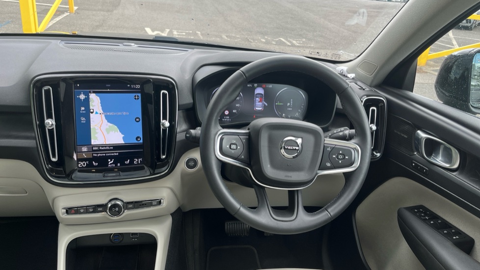 Volvo XC40 1.5 T5 Recharge PHEV Ultimate Dark 5dr Auto Estate - Image 10