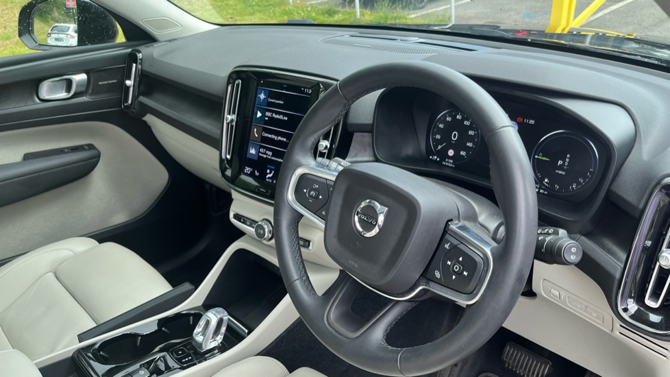 Volvo XC40 1.5 T5 Recharge PHEV Ultimate Dark 5dr Auto Estate - Image 11