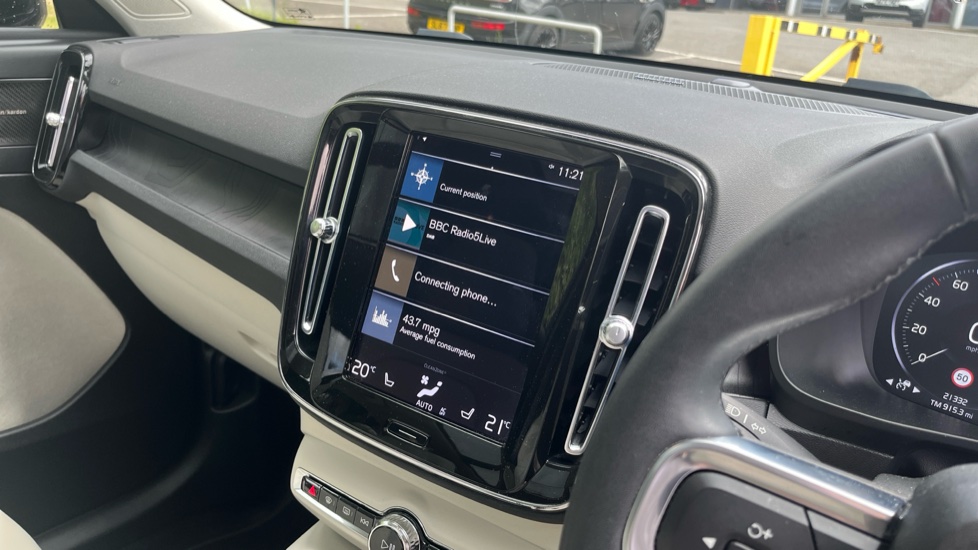 Volvo XC40 1.5 T5 Recharge PHEV Ultimate Dark 5dr Auto Estate - Image 14