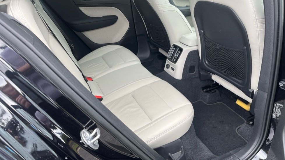 Volvo XC40 1.5 T5 Recharge PHEV Ultimate Dark 5dr Auto Estate - Image 21
